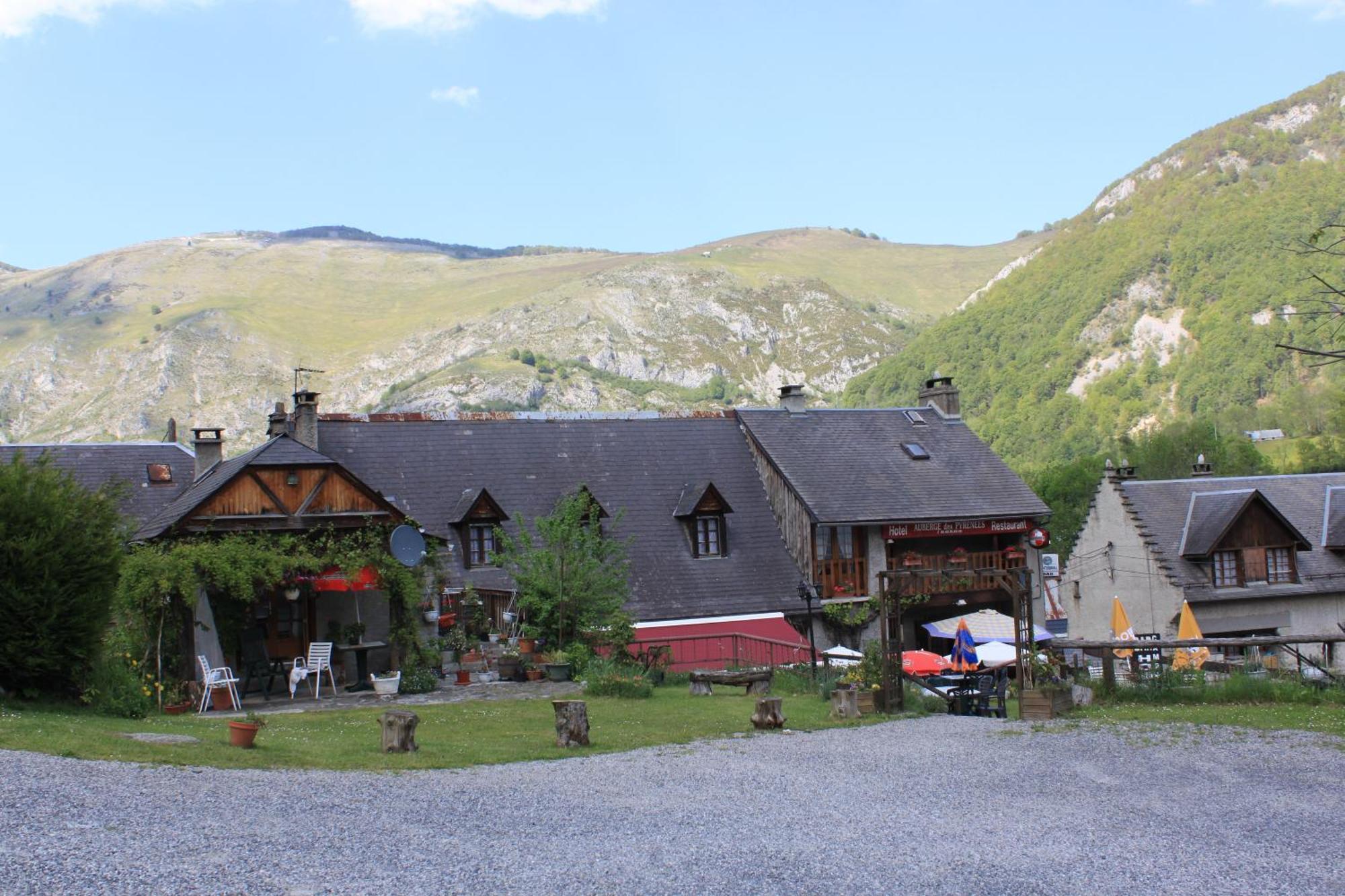Auberge Des Pyrenees Sainte-Marie-de-Campan Luaran gambar