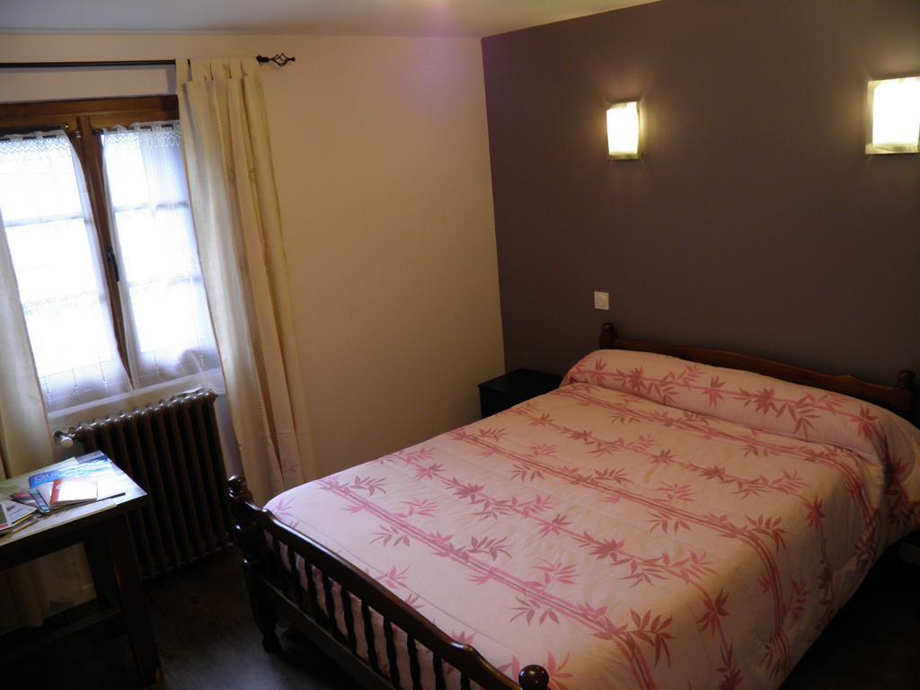 Auberge Des Pyrenees Sainte-Marie-de-Campan Bilik gambar